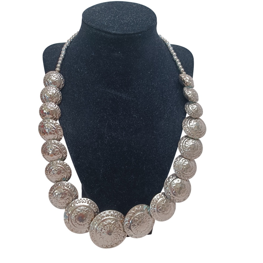 Vintage Southwestern Silver Tone Graduated Repousse Concho Statement Necklace 20